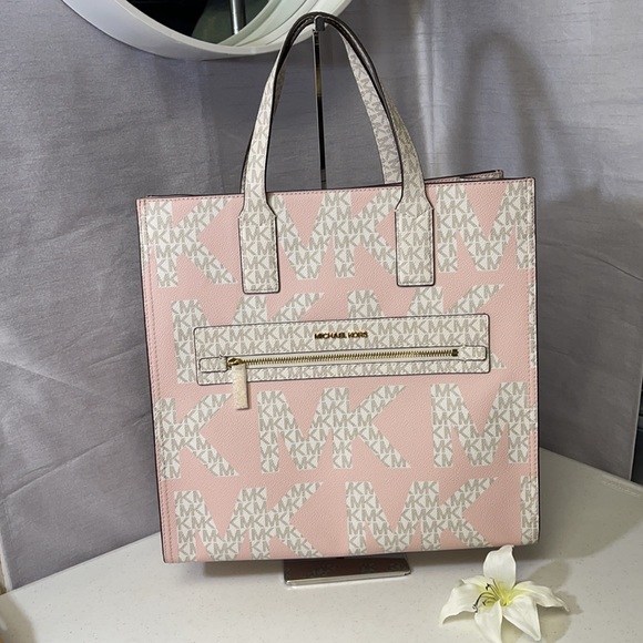 Michael Kors Tote Bag - Picture 1 of 14